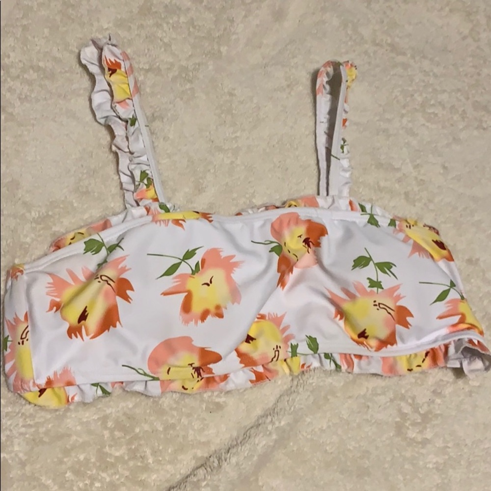 Cute floral bikini top!